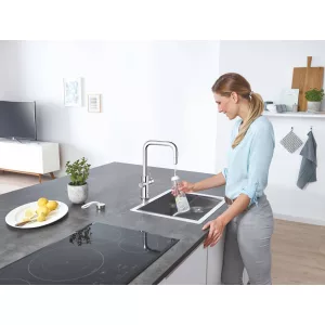 Бутылка для питьевой воды, пластик, (40848000) Бутылка для питьевой воды, пластик, (40848000)