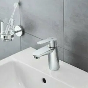 Смеситель для раковины GROHE BauEdge, M-size, хром (23758000) Смеситель для раковины GROHE BauEdge, M-size, хром (23758000)