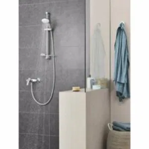 Душевой гарнитур GROHE Tempesta 100 с мыльницей, 2 режима струи, душевая штанга 600 мм, 5,7 л/мин, хром/белый (27926001) Душевой гарнитур GROHE Tempesta 100 с мыльницей, 2 режима струи, душевая штанга 600 мм, 5,7 л/мин, хром/белый (27926001)