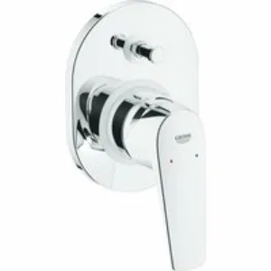 Смеситель для ванны GROHE BauFlow в комплекте с монтажной , хром (29045000) Смеситель для ванны GROHE BauFlow в комплекте с монтажной , хром (29045000)