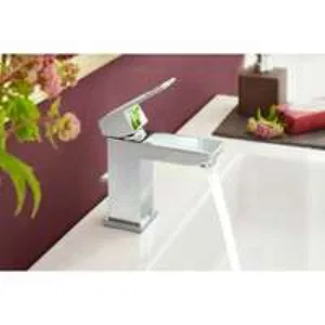 Смеситель для раковины GROHE Eurocube, S-size, хром (2313200E) Смеситель для раковины GROHE Eurocube, S-size, хром (2313200E)
