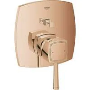 Внешняя часть смесителя для ванны GROHE Grandera, теплый закат глянец (24068DA0) Внешняя часть смесителя для ванны GROHE Grandera, теплый закат глянец (24068DA0)