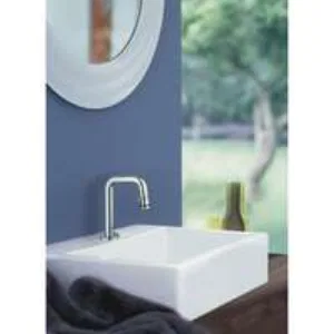 Кран для раковины GROHE Universal, без функции смешивания, хром (20202000) Кран для раковины GROHE Universal, без функции смешивания, хром (20202000)