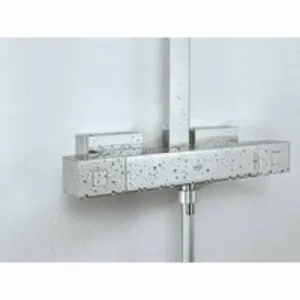 Душевая система GROHE Euphoria Cube System 230 с термостатом для душа, хром (26087000) Душевая система GROHE Euphoria Cube System 230 с термостатом для душа, хром (26087000)