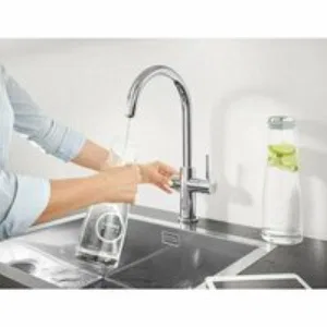Смеситель для кухонной мойки GROHE Blue Professional с системой фильтрации, охлаждения и газирования воды, хром (31607002) Смеситель для кухонной мойки GROHE Blue Professional с системой фильтрации, охлаждения и газирования воды, хром (31607002)