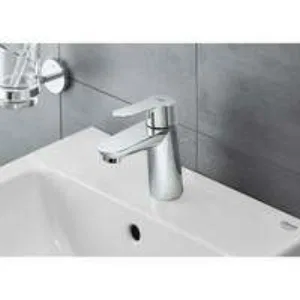 Смеситель для раковины GROHE BauEdge, M-size, хром (23759000) Смеситель для раковины GROHE BauEdge, M-size, хром (23759000)