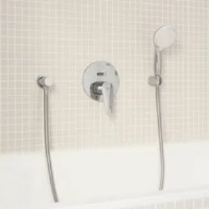 Внешняя часть смесителя для ванны GROHE BauEdge, хром (24162001) Внешняя часть смесителя для ванны GROHE BauEdge, хром (24162001)