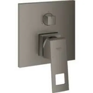 Внешняя часть смесителя для ванны GROHE Eurocube с переключателем на 3 положения, темный графит матовый (24094AL0) Внешняя часть смесителя для ванны GROHE Eurocube с переключателем на 3 положения, темный графит матовый (24094AL0)