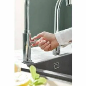 Кран для кухонной мойки GROHE Blue Pure Mono с функцией фильтрации, с фильтром в комплекте, хром (30388000) Кран для кухонной мойки GROHE Blue Pure Mono с функцией фильтрации, с фильтром в комплекте, хром (30388000)