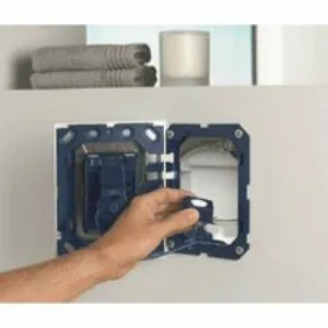 Крепежная рама GROHE Fresh с емкостью для ароматических таблеток (38967000) Крепежная рама GROHE Fresh с емкостью для ароматических таблеток (38967000)