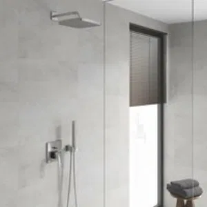 Душевая система GROHE Eurocube, с верхним душем Tempesta 250 Cube, хром (25239000) Душевая система GROHE Eurocube, с верхним душем Tempesta 250 Cube, хром (25239000)