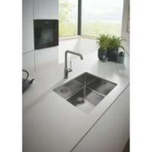 Смеситель для кухни GROHE Essence, темный графит матовый (30505AL0) Смеситель для кухни GROHE Essence, темный графит матовый (30505AL0)