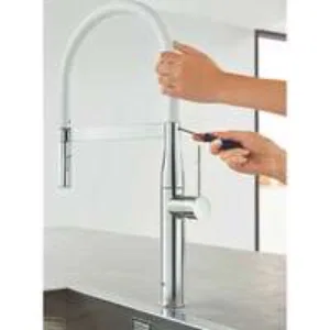 Смеситель для кухни GROHE Essence, хром (30503000) Смеситель для кухни GROHE Essence, хром (30503000)