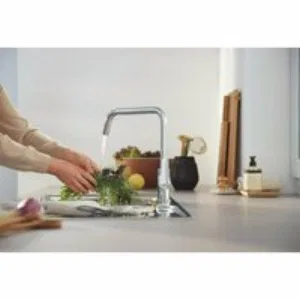 Смеситель для кухни GROHE Eurosmart для монтажа перед окном, хром (30618000) Смеситель для кухни GROHE Eurosmart для монтажа перед окном, хром (30618000)