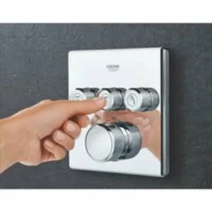 Внешняя часть термостата для душа GROHE Grohtherm SmartControl на 3 потребителя, хром (29126000) Внешняя часть термостата для душа GROHE Grohtherm SmartControl на 3 потребителя, хром (29126000)